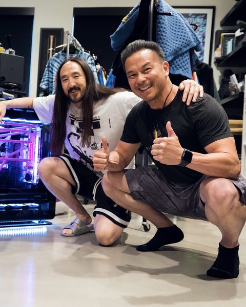 Dan with Steve Aoki next to a custom Xidax gaming PC